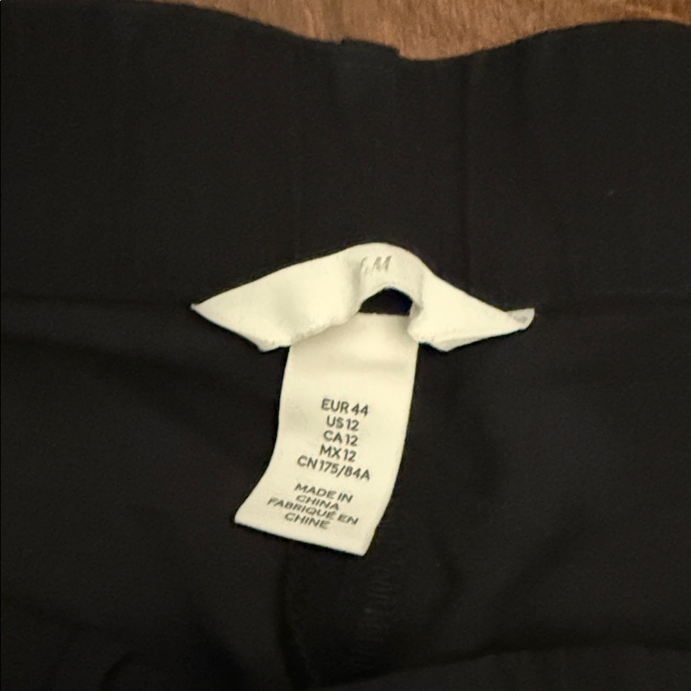 H&M Black Women's Tailored Pleated Trousers - Picture 2 of 3